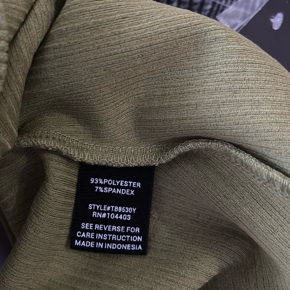 Elegant Avocado Green Scallop Edge Cocktail Blouse with Puff Sleeve  Size XL - Picture 7 of 12